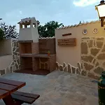 Entreacebedas Rural&vacaciones, Con Jardin Privado, Barbacoa Y Chimeneas セゴビア