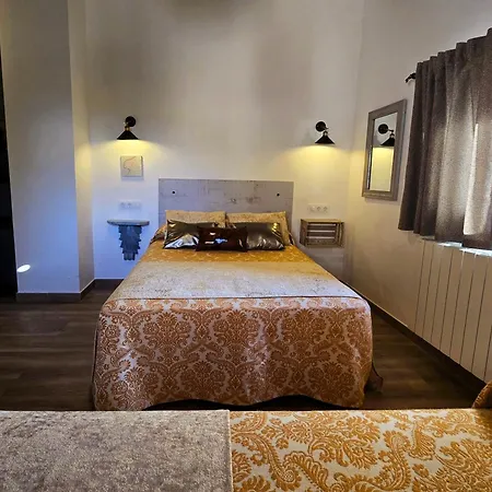 Casa Rural Y Apartamento Entreacebedas I Alojamientos Con Jardin Privado, Barbacoa Y Chimeneas * شقوبية