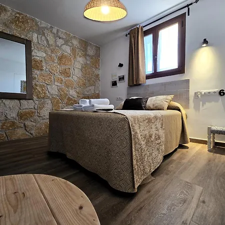 Casa Rural Y Apartamento Entreacebedas I Alojamientos Con Jardin Privado, Barbacoa Y Chimeneas منزل ريفي *