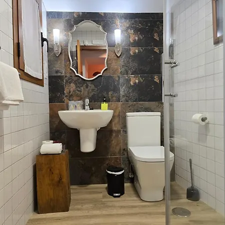 Casa Rural Y Apartamento Entreacebedas I Alojamientos Con Jardin Privado, Barbacoa Y Chimeneas شقوبية